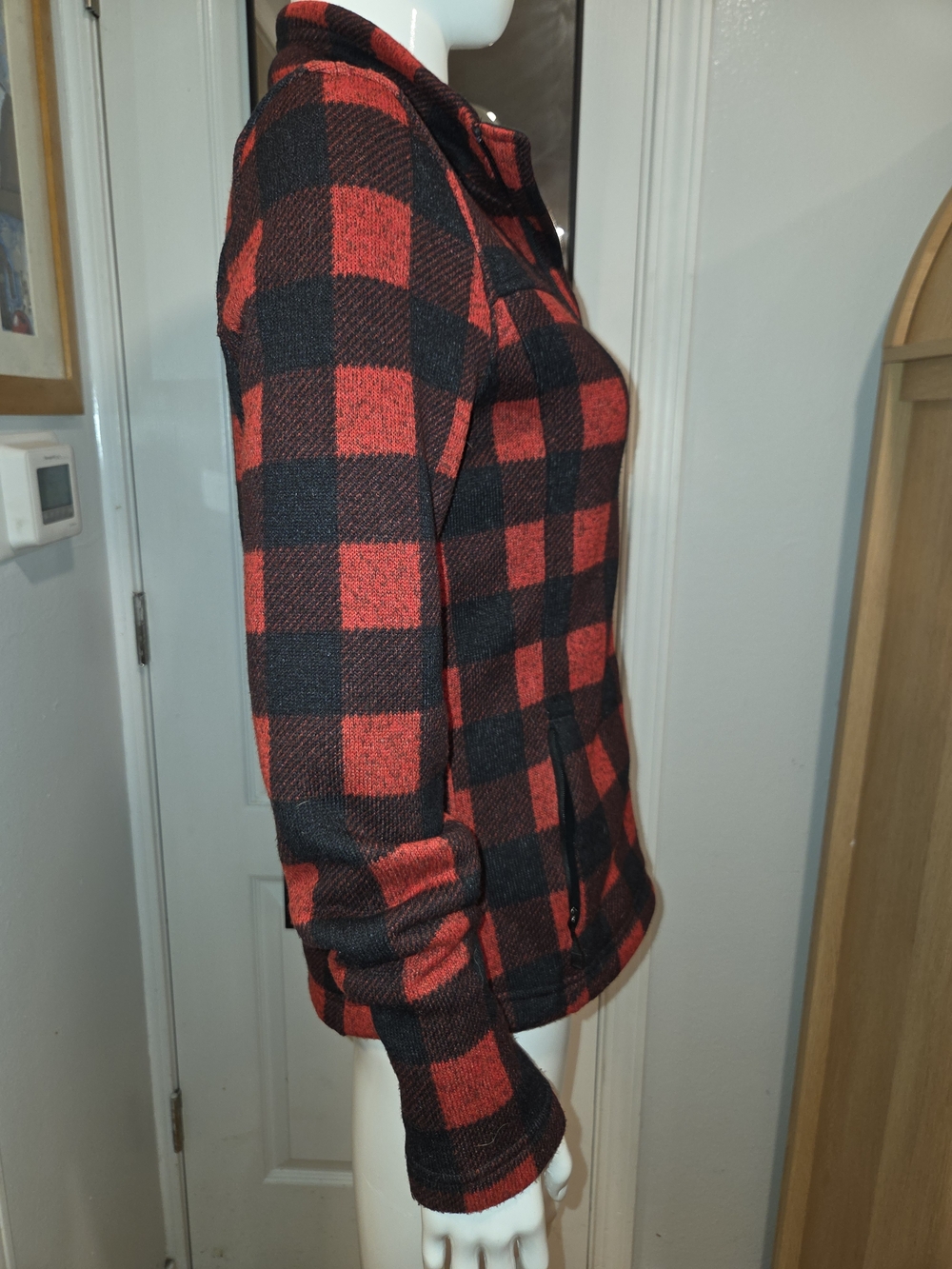 The North Face Women’s Red & Black Buffalo Plaid Fleece Jacket - Picture 2 of 12